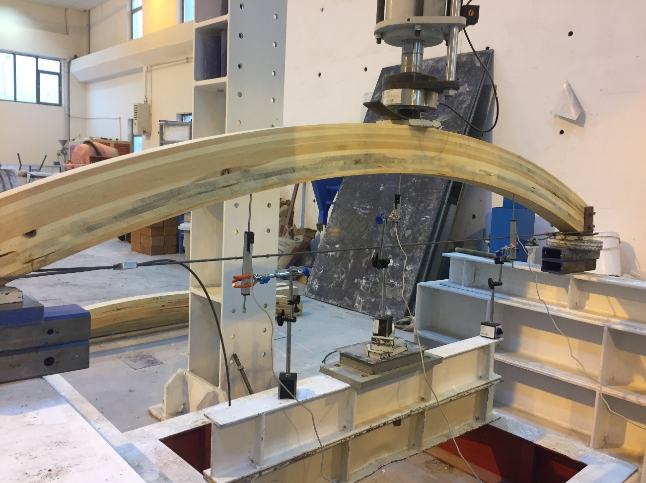 Karbon Fiberlerle Ahşap Kemerlerin Güçlendirilmesi